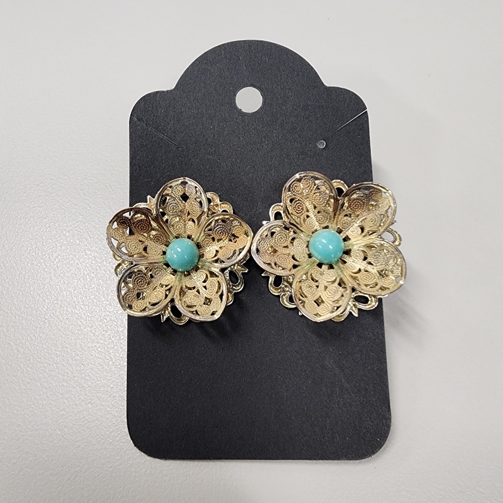 Vintage Gold-tone Filigree Flower Earrings Turquoise Cabochon Retro Floral